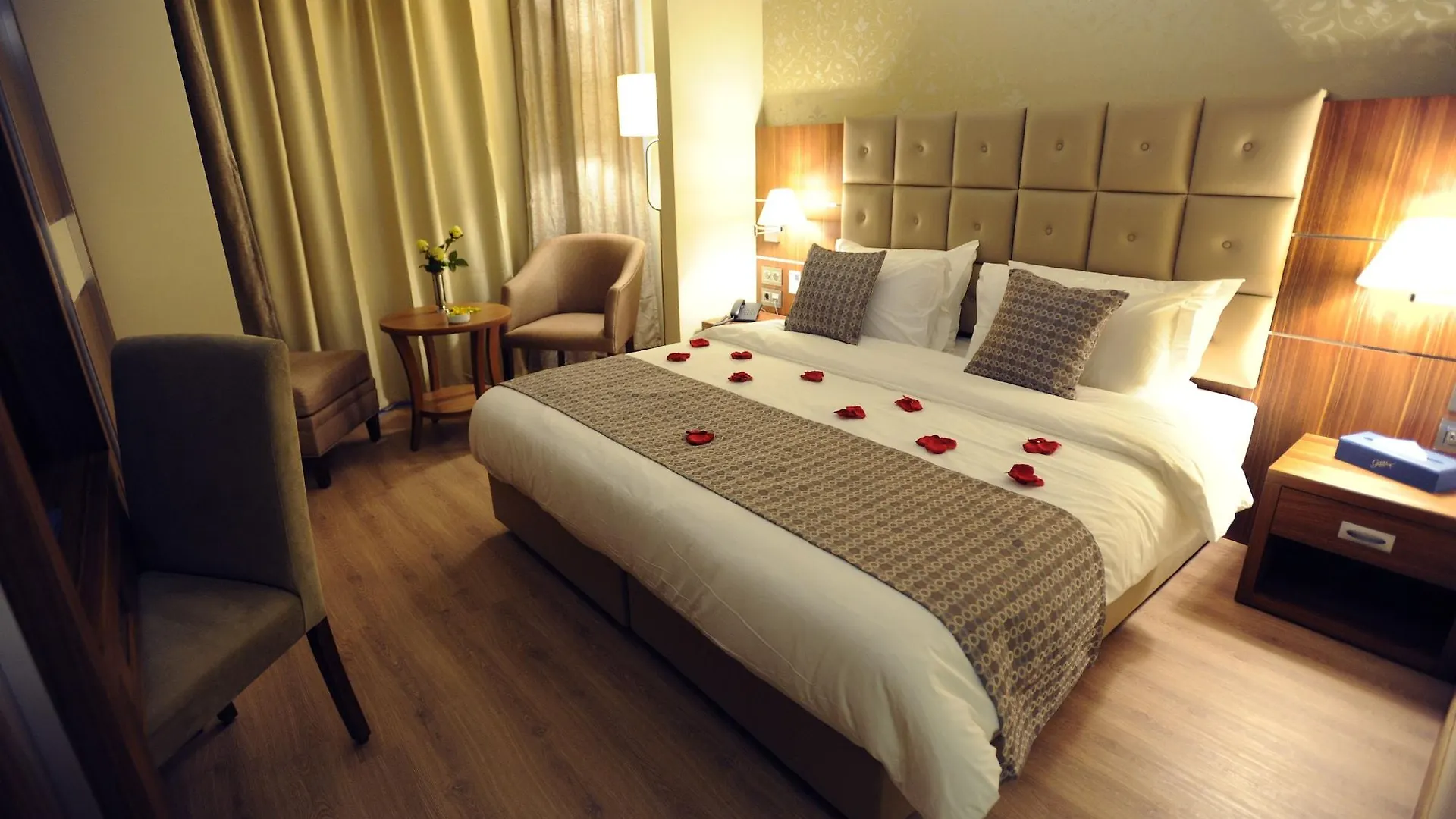 Gems Hotel Beirut 4*,