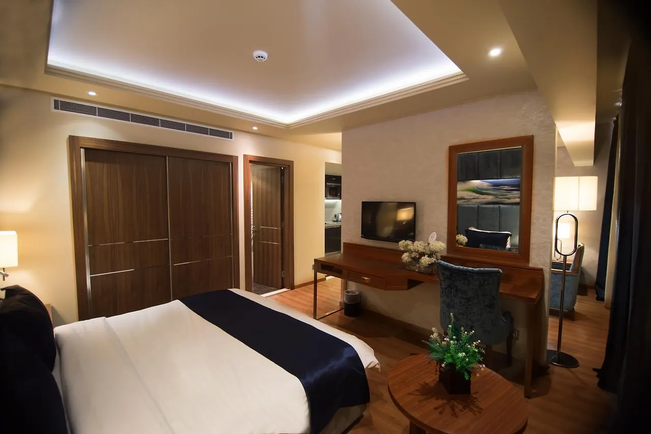 Gems Hotel Beirut 4*,